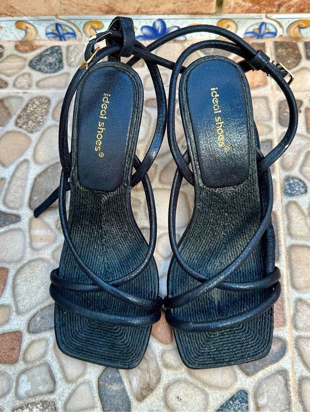 Zapatos de tacón negros