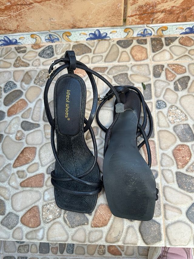 Zapatos de tacón negros