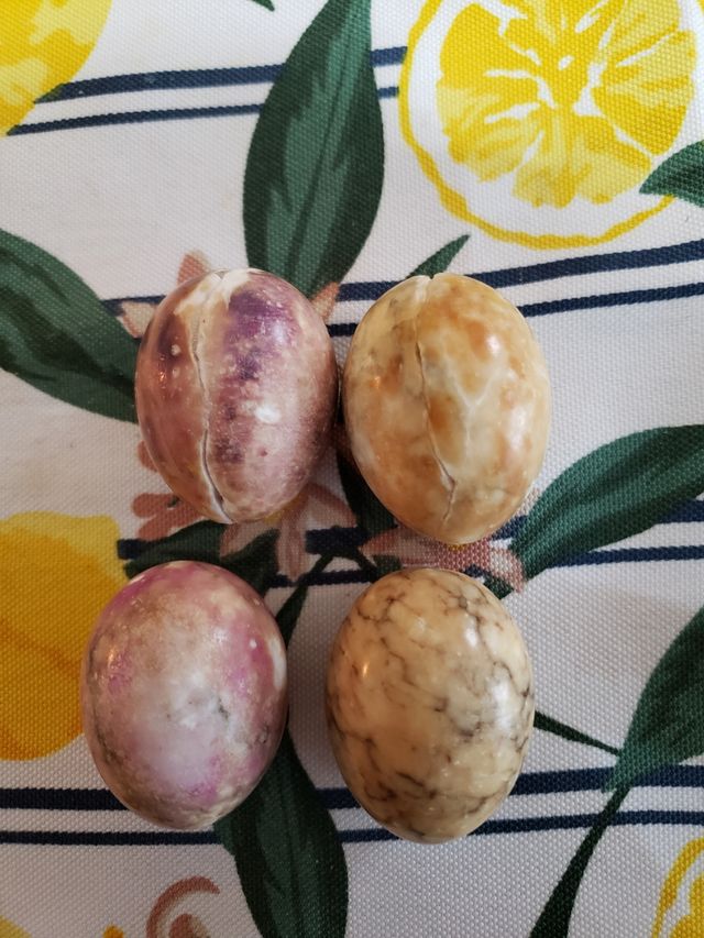4 mini uova di alabastro marmorizzate