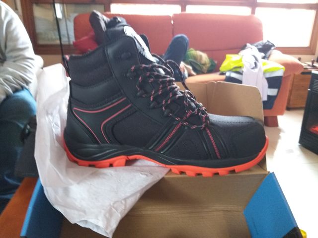 Calzado de seguridad antideslizante