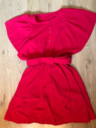 Mono corto cinturón volantes.