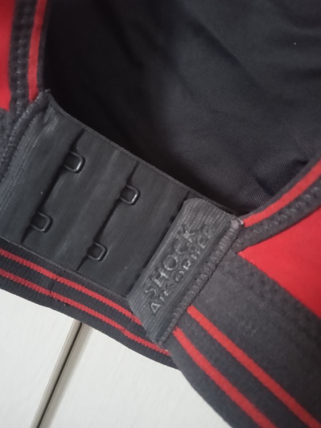 sujetador deportivo shock absorber