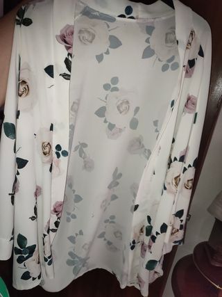 Kimono blanco floral 