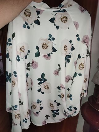 Kimono blanco floral 