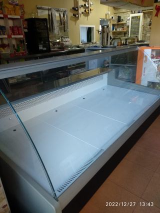 Nevera expositora de comida
