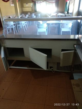 Nevera expositora de comida