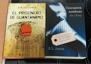 Libro Cincuenta sombras de Grey + otro