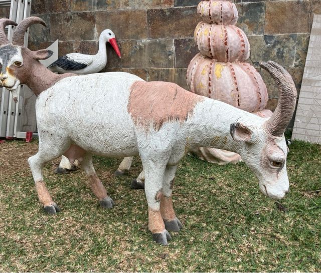 CABRA PARA DECORACION DE JARDIN POLIESTER