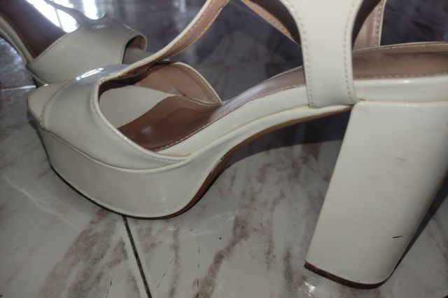 Scarpe sandalo bianche TATA