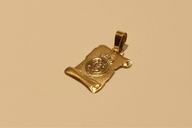 PLACA DE ORO REAL MADRID 18K/1.8Gr