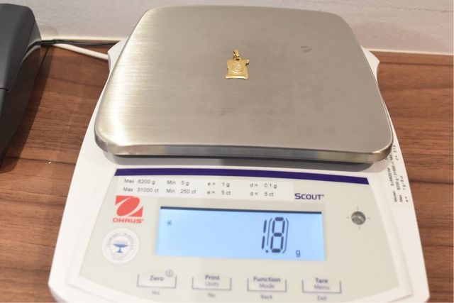 PLACA DE ORO REAL MADRID 18K/1.8Gr