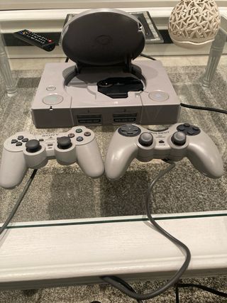 PlayStation1 + 2 mandos