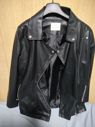 Cazadora oversize biker símil piel