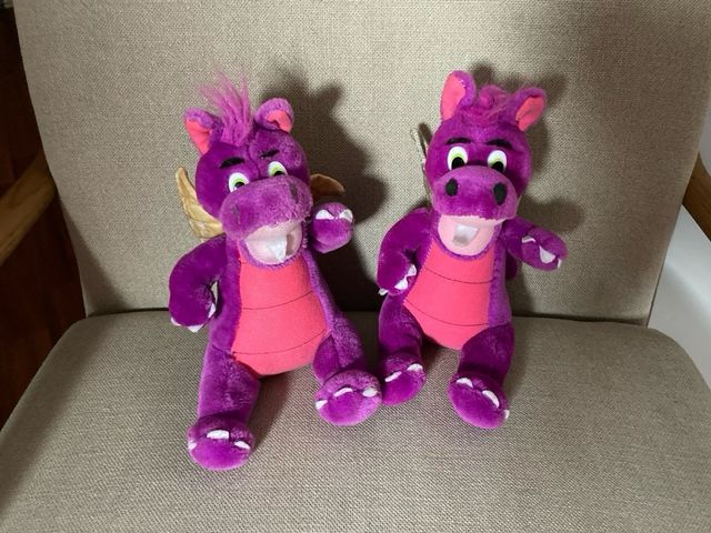 Dragones de peluche