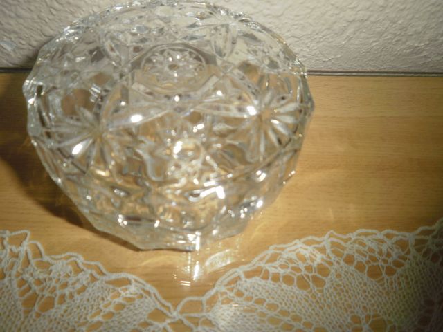 CAJA / JOYERO REDONDO DE VIDRIO TALLADO