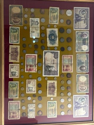 Cuadro de monedas y billetes antiguos