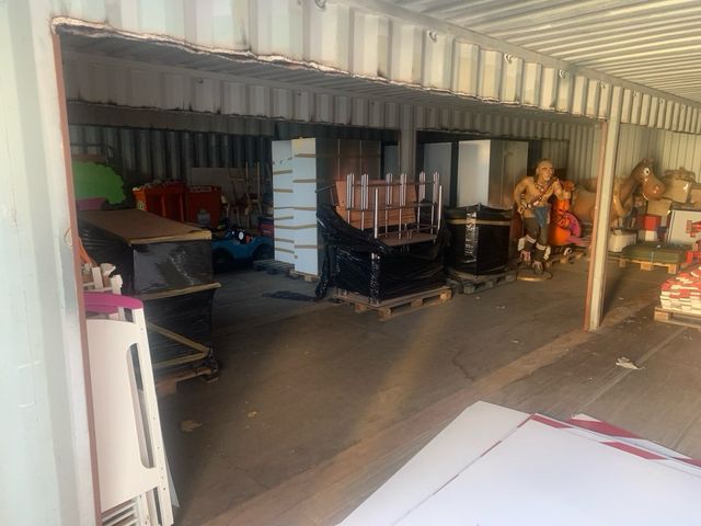 Contenedores 4 unidades almacen OFERTON.40 pies