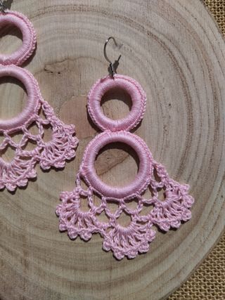Pendientes de flamenca de crochet.