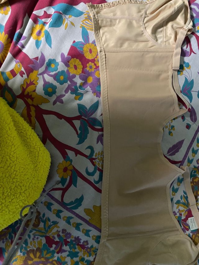 Sujetador teleno cuerpo talla 125 cierre delantero