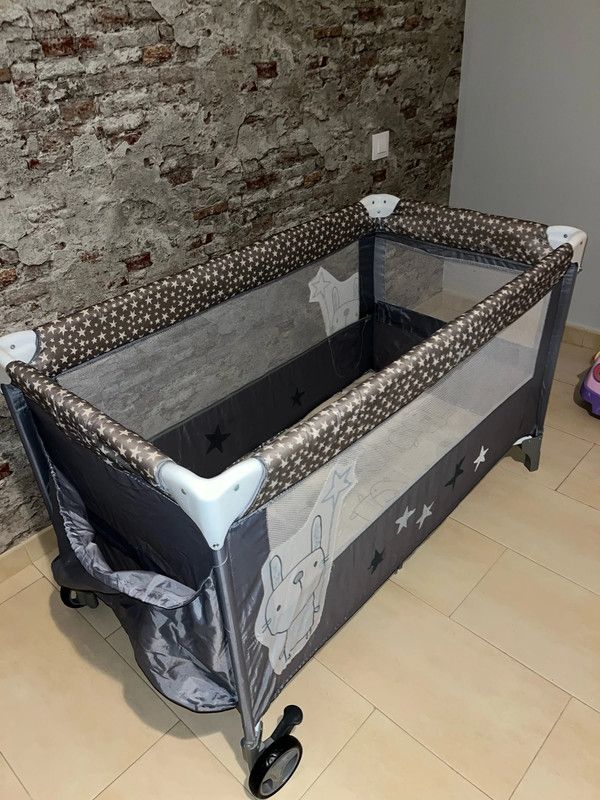Cuna de viaje Jané Duo Level Toys. Gris Estrellas