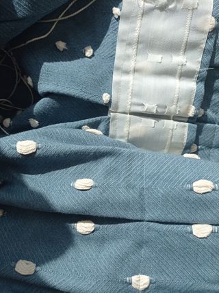 Cortinas azules,  buenas calidades.