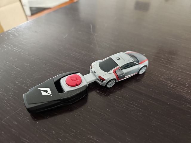 Mega Bloks NFS Audi R8 build & race