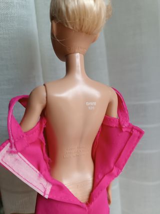 Barbie ghw56n31 mattel 2015 made in Indonesia