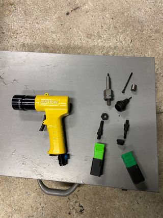 Pistola remachadora de aire