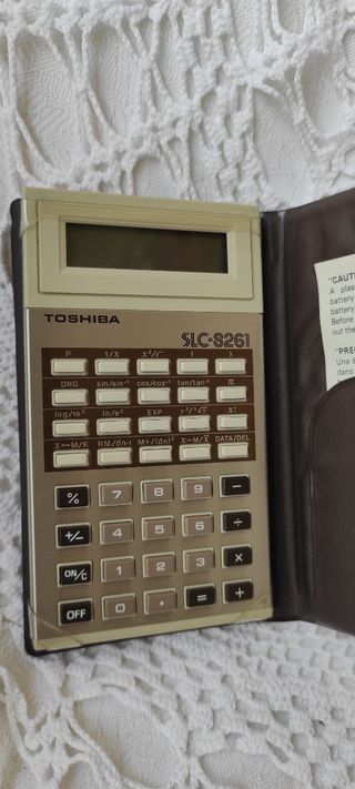 Calculadora japonesa Toshiba SLC 8261