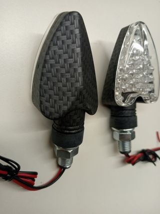 coppia frecce a led gambo corto carbon loock moto