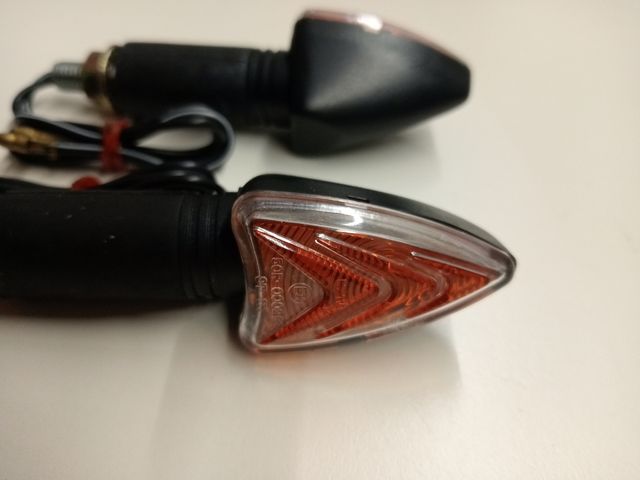 coppia frecce gambo lungo nere omologate  moto