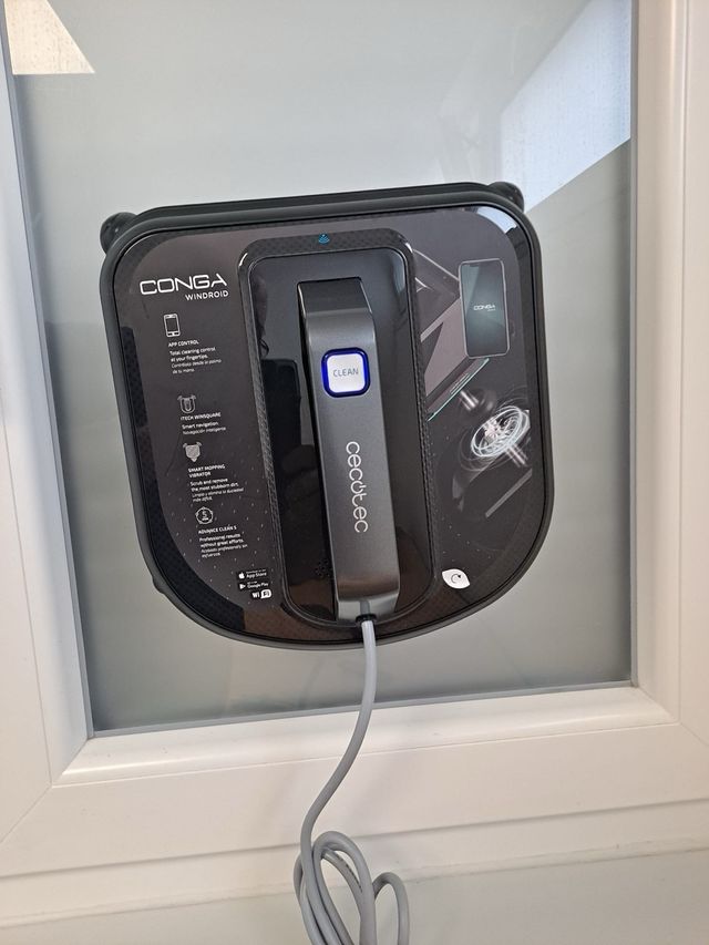 Robot limpiacristales a estrenar