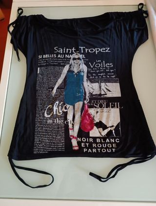 Maglia blusa nera in viscosa con stampa