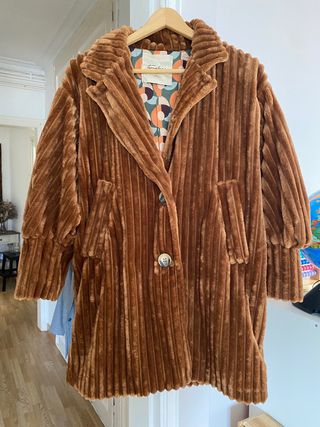 Abrigo vintage marrón nuevo!