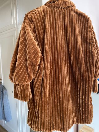 Abrigo vintage marrón nuevo!