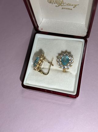 Pendientes de oro con circonitas