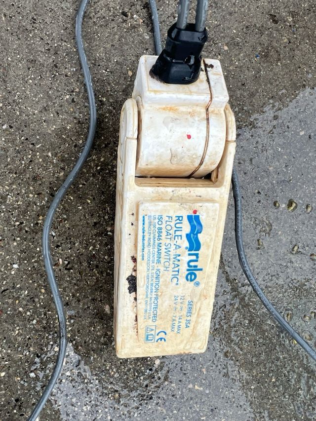 Boya interruptor sentina