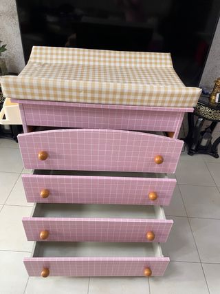 Comoda con bañera, toallero y cambiador