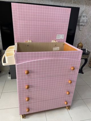 Comoda con bañera, toallero y cambiador