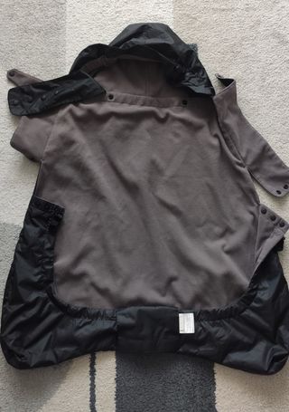 Mochila portabebé con funda lluvia
