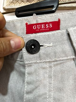 Pantalón GUESS 32