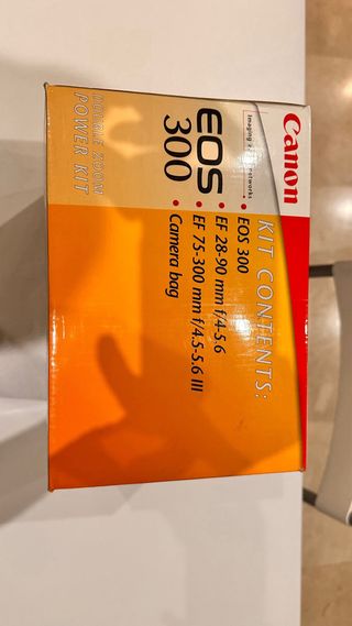 Cámara Canon EOS 300 + 2 objetivos