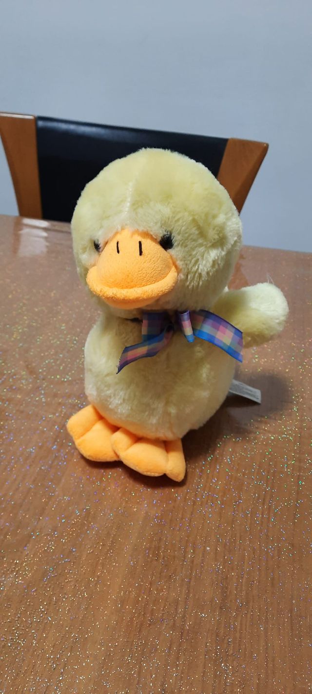 Peluche patito de pascua
