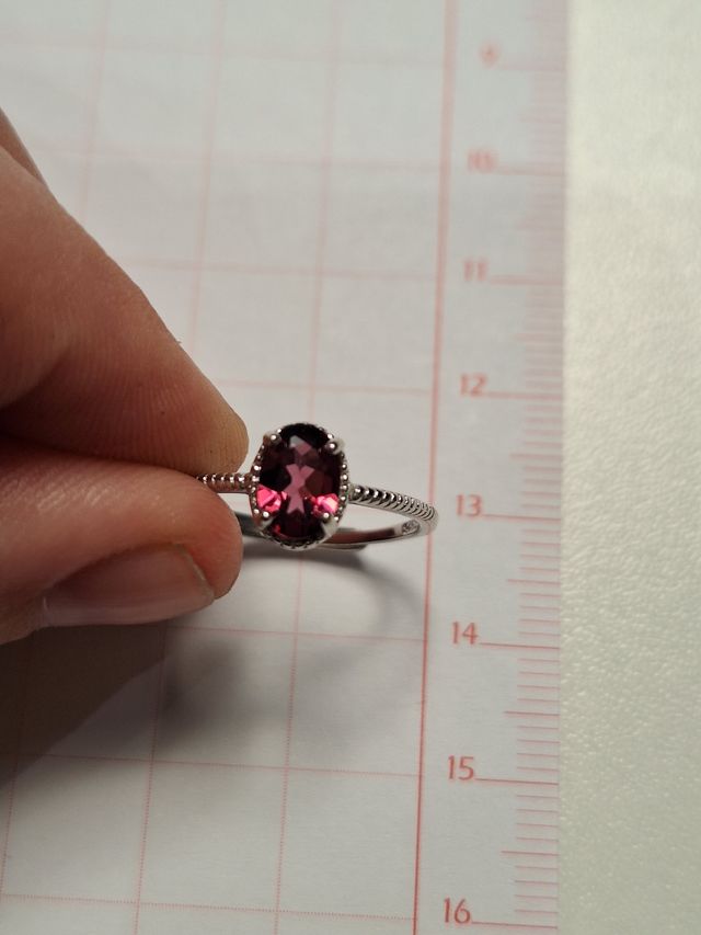 Anello in argento e Granato naturale