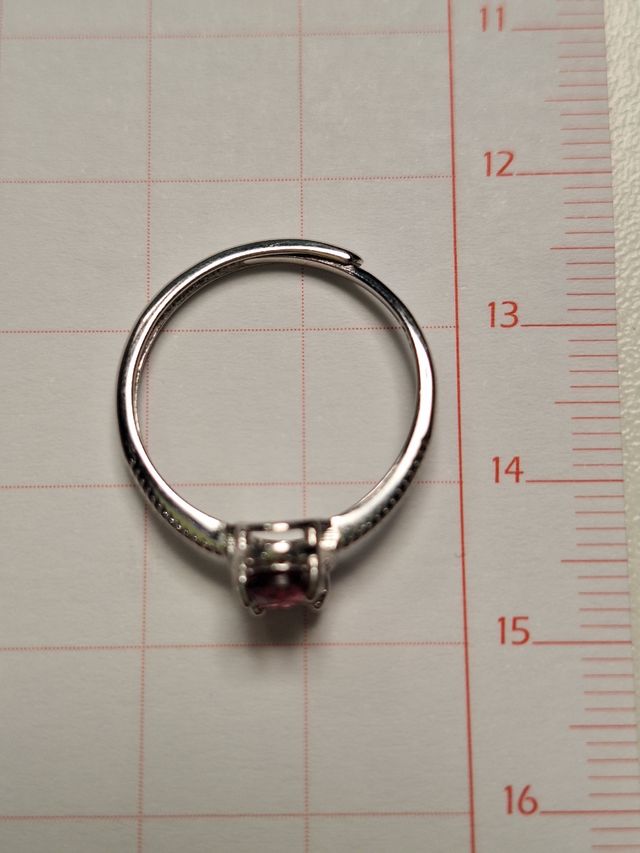 Anello in argento e Granato naturale