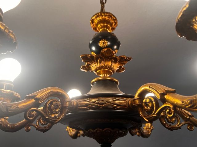 Lámpara muy antigua de techo