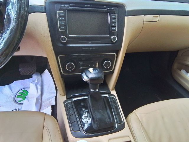 DESPIECE SKODA SUBERB (3T4) 1.8 16V TSI 2012