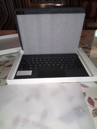Teclado de suspensión de ipad sin estrenar 