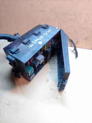 Caja de reles / fusibles Ford Focus I Seda h_08753