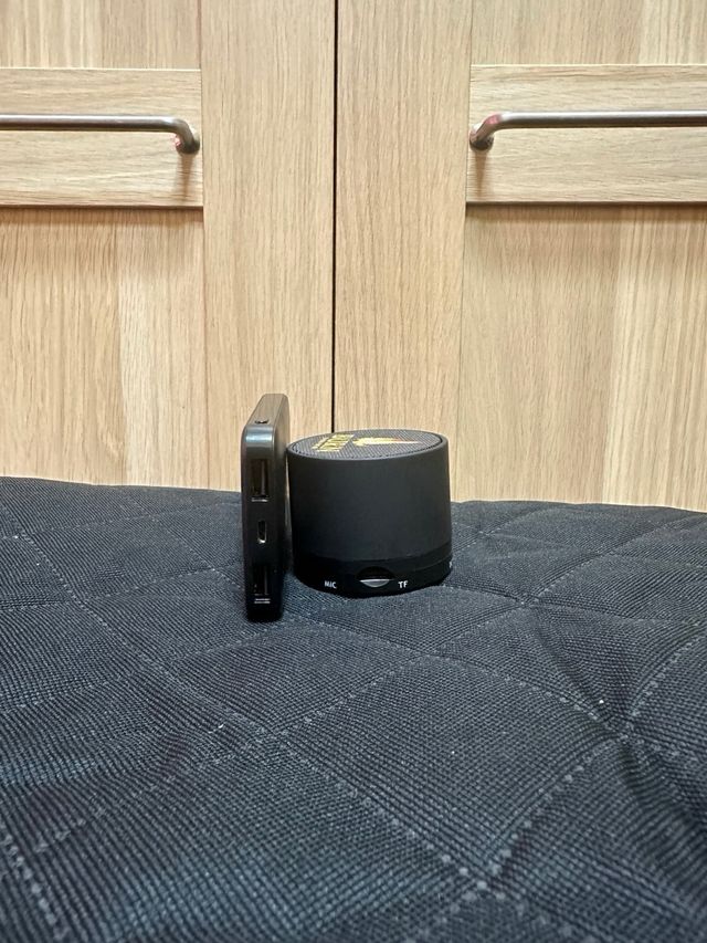 Bateria extraible y Mini Speaker Burn